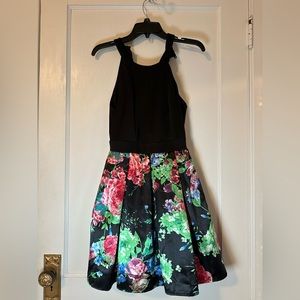 Pretty Black and Floral TeeseMe Designer Junior's Dress. Size 7